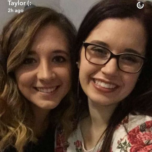 Meet your Posher, Taylor - Picture 3 of 7